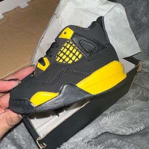 Air Jordan 4 Retro TD 'Thunder’ 2023 size 4C